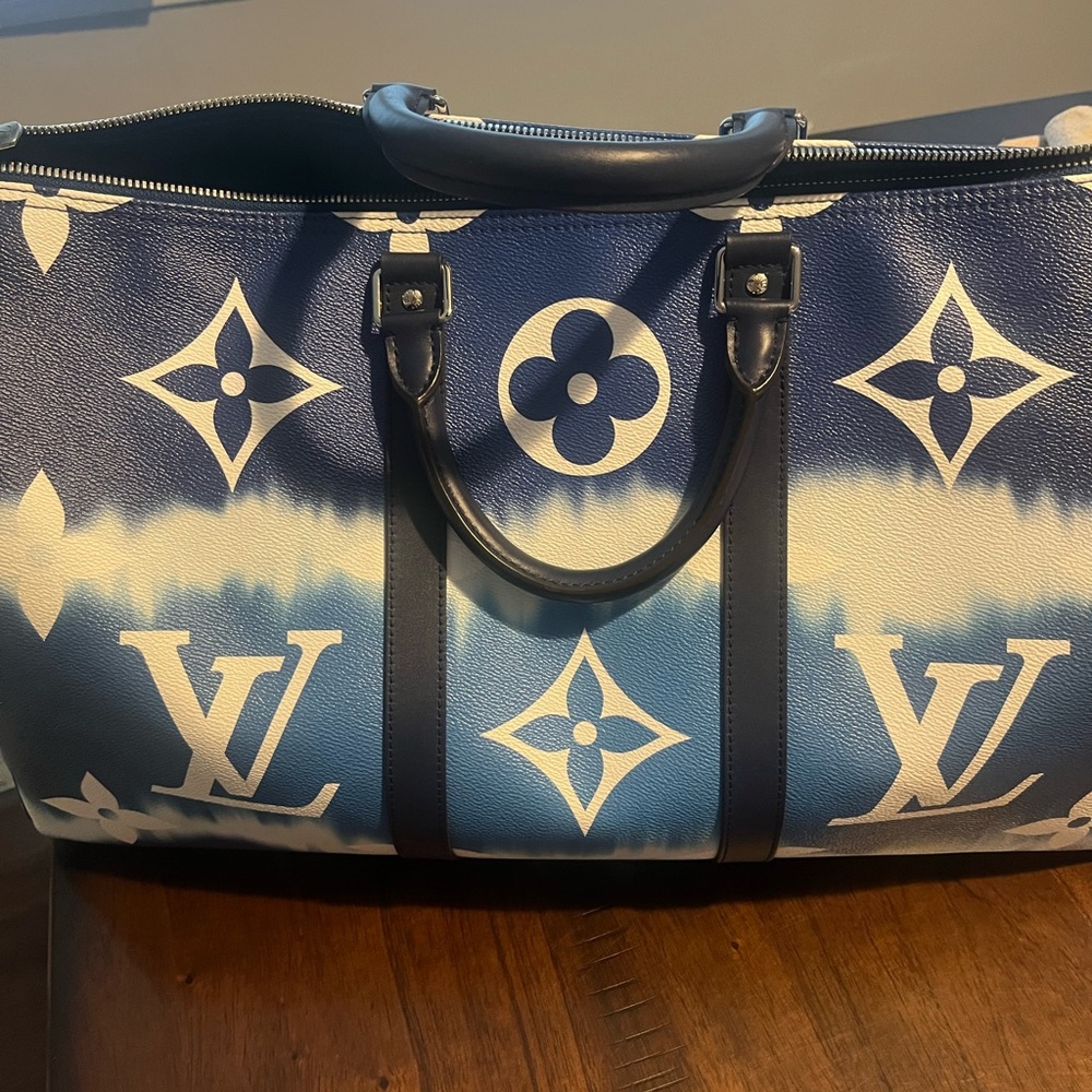 💕SOLD💕 
Louis Vuitton Keepall 50 Bandouliere Escale Blue